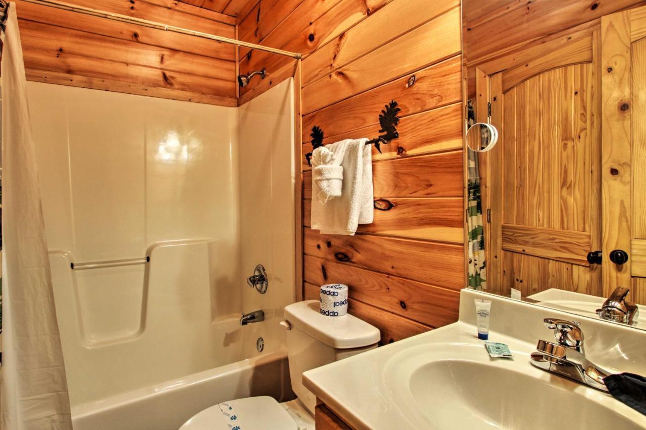 Expansive Gatlinburg Cabin Hot Tub, Deck And Grill! Exterior foto